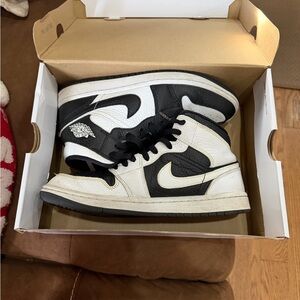 Jordan 1 Mid Splits